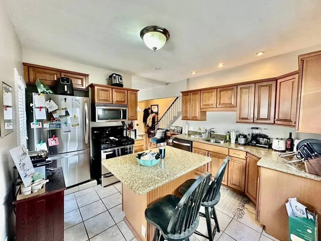 2 bed, 2 bath apartment for rent at 159 K St Unit 1, South Boston — photo 6 of 24