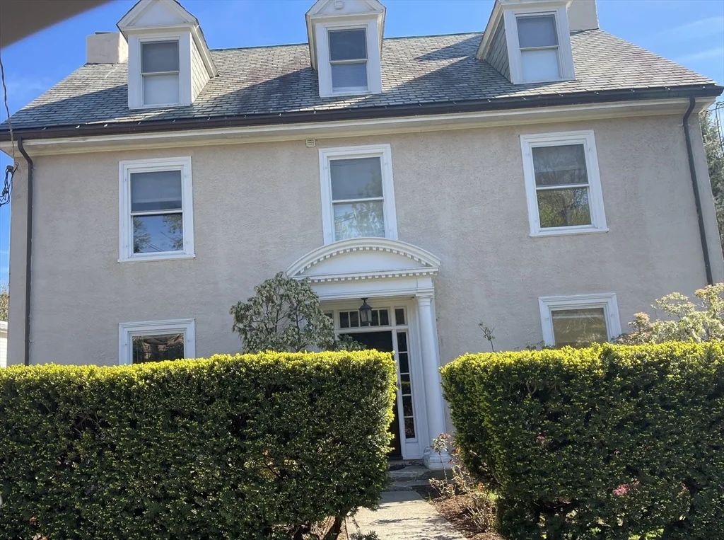 3 bed, 2 bath apartment for rent at 159 Longwood Ave Unit 1, Coolidge Corner — photo 1 of 13
