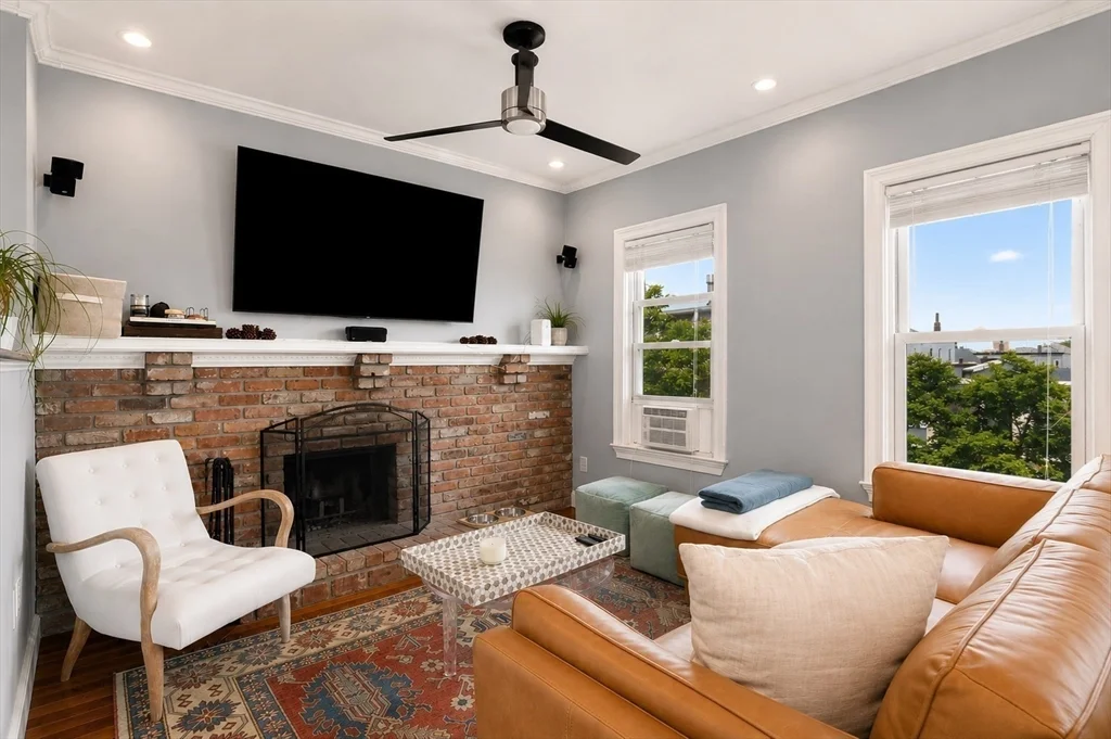 2 bed, 1 bath apartment for rent at 159 M St Unit 3, South Boston — photo 2 of 16