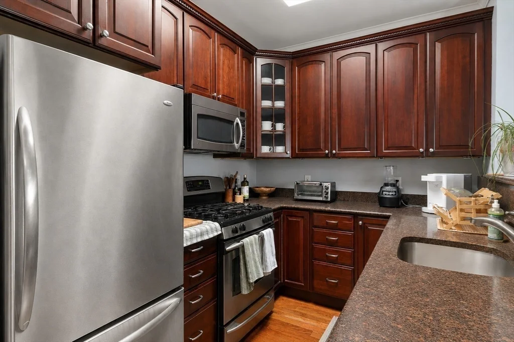 2 bed, 1 bath apartment for rent at 159 M St Unit 3, South Boston — photo 7 of 16