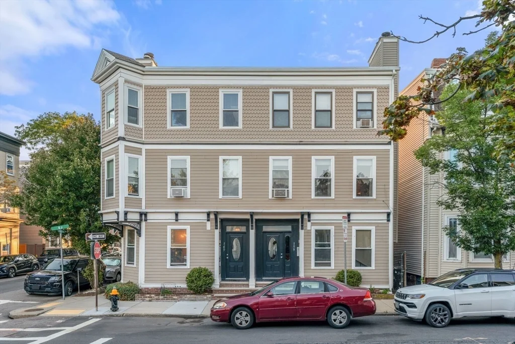 2 bed, 1 bath apartment for rent at 159 M Unit 2, South Boston — photo 21 of 25