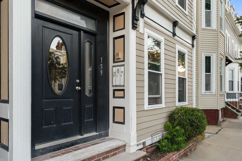2 bed, 1 bath apartment for rent at 159 M Unit 2, South Boston — photo 23 of 25
