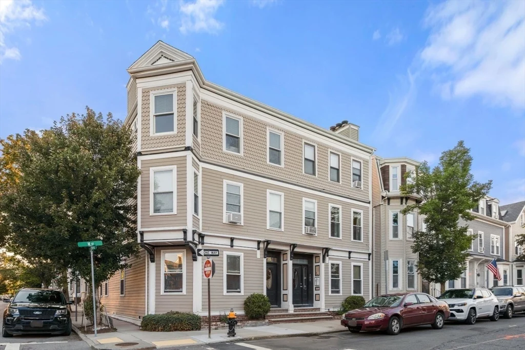 2 bed, 1 bath apartment for rent at 159 M Unit 2, South Boston — photo 22 of 25