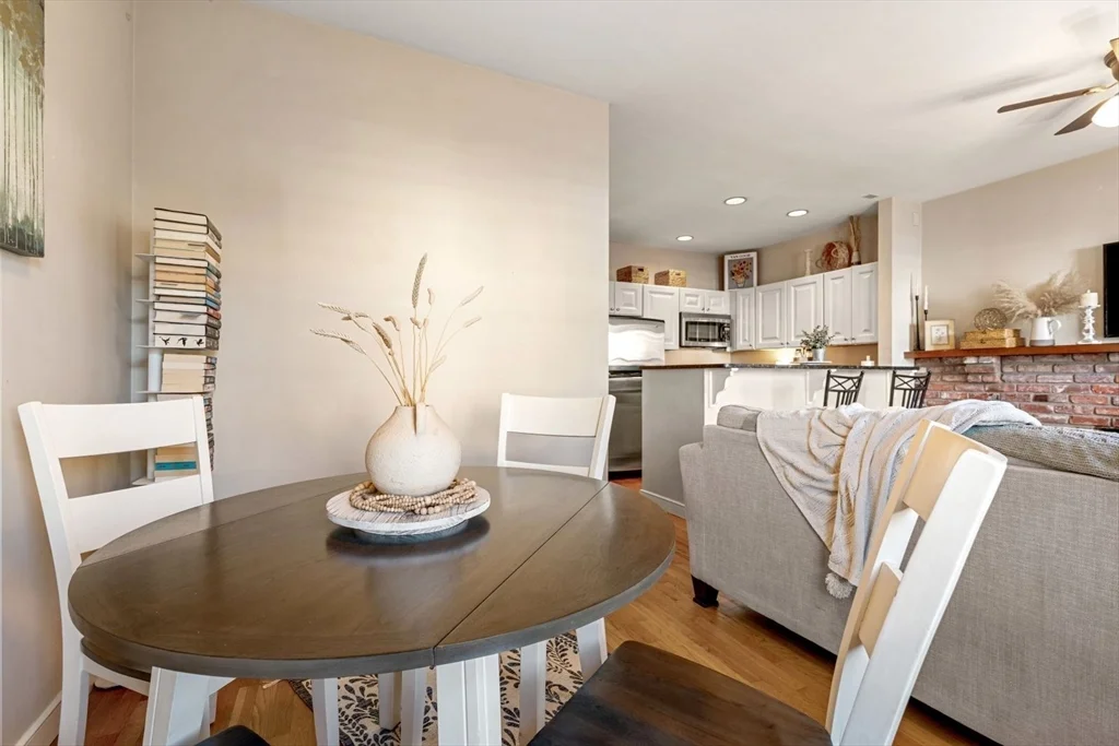 2 bed, 1 bath apartment for rent at 159 M Unit 2, South Boston — photo 5 of 25