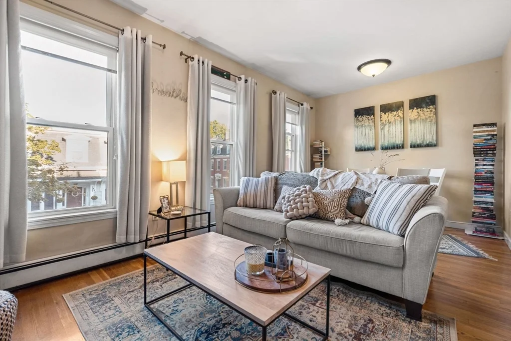 2 bed, 1 bath apartment for rent at 159 M Unit 2, South Boston — photo 3 of 25