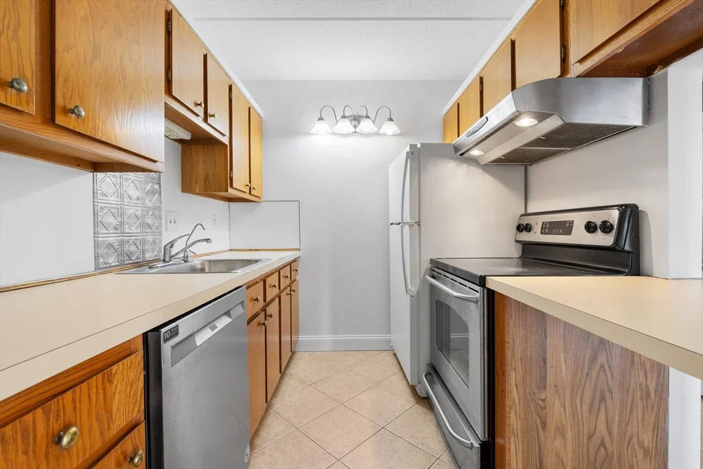 2 bed, 2 bath apartment for rent at 159 Main Unit 50A, Stoneham — photo 8 of 20
