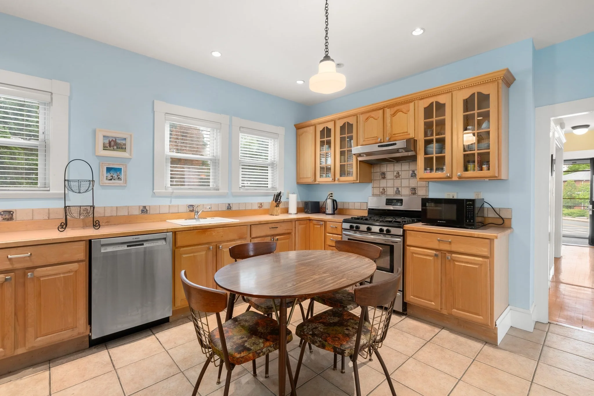 2 bed, 1 bath apartment for rent at 159 Parsons St Unit 1, Brighton — photo 4 of 18