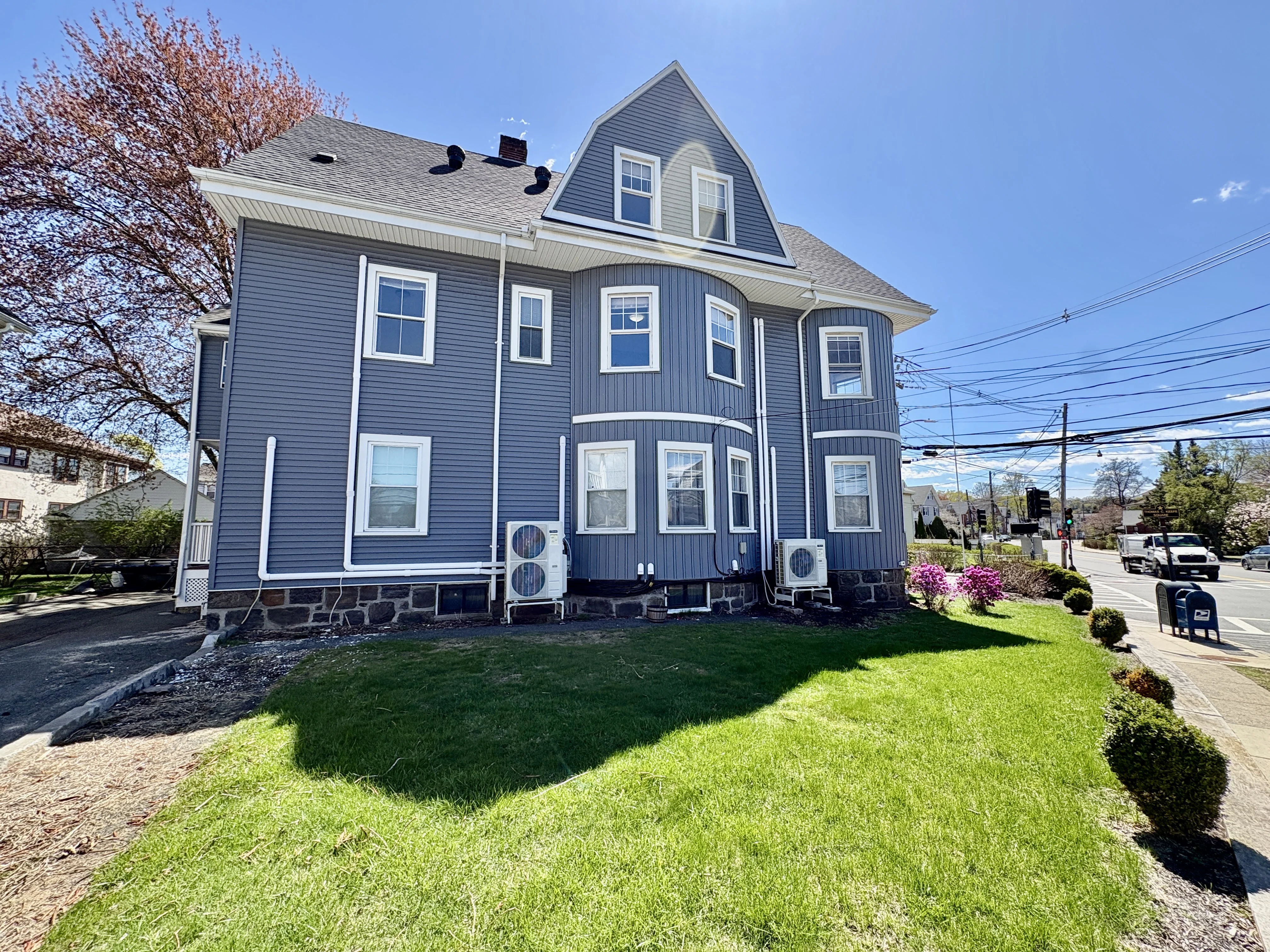 4 bed, 2 bath apartment for rent at 159 Parsons St Unit 2, Brighton — photo 1 of 17