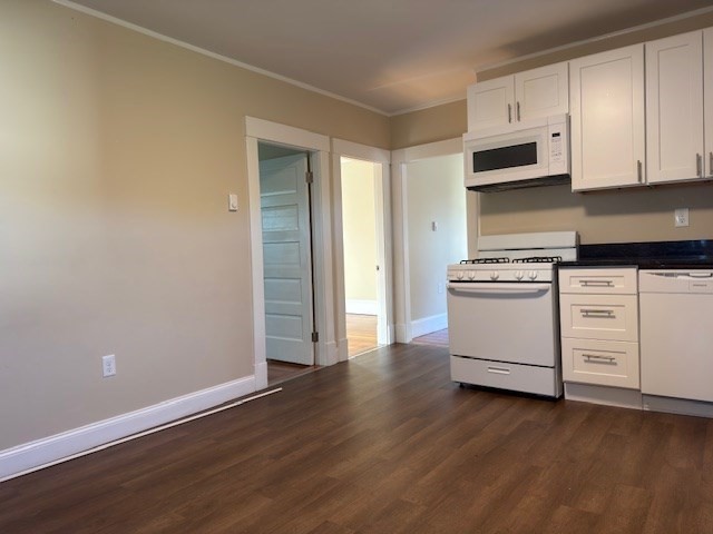 3 bed, 1 bath apartment for rent at 159 Plymouth St Unit 2, Bridgewater — photo 3 of 11