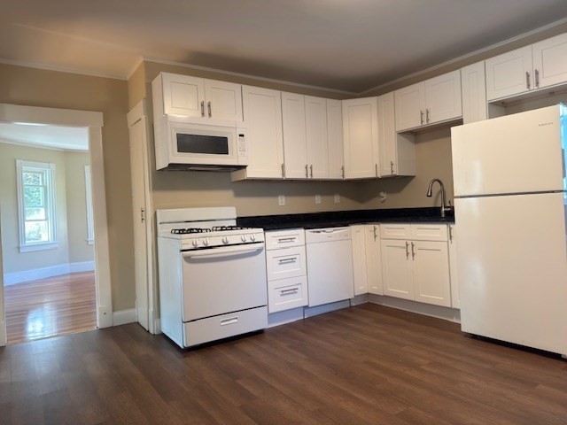 3 bed, 1 bath apartment for rent at 159 Plymouth St Unit 2, Bridgewater — photo 4 of 11