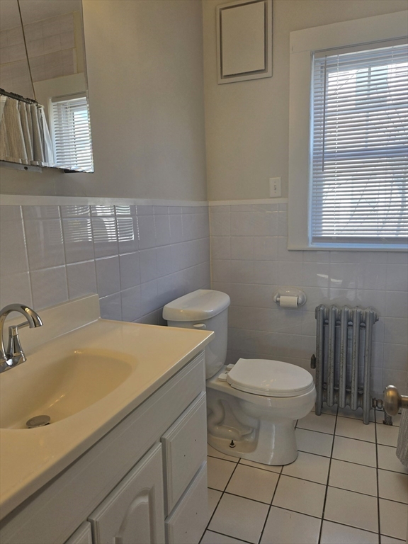 4 bed, 1 bath apartment for rent at 159 Putnam St Unit 2, Quincy — photo 11 of 18