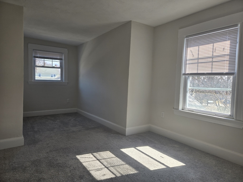 4 bed, 1 bath apartment for rent at 159 Putnam St Unit 2, Quincy — photo 16 of 18