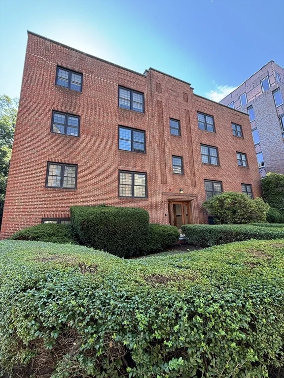2 bed, 2 bath apartment for rent at 159 Saint Paul St Unit 1, Coolidge Corner — photo 12 of 12