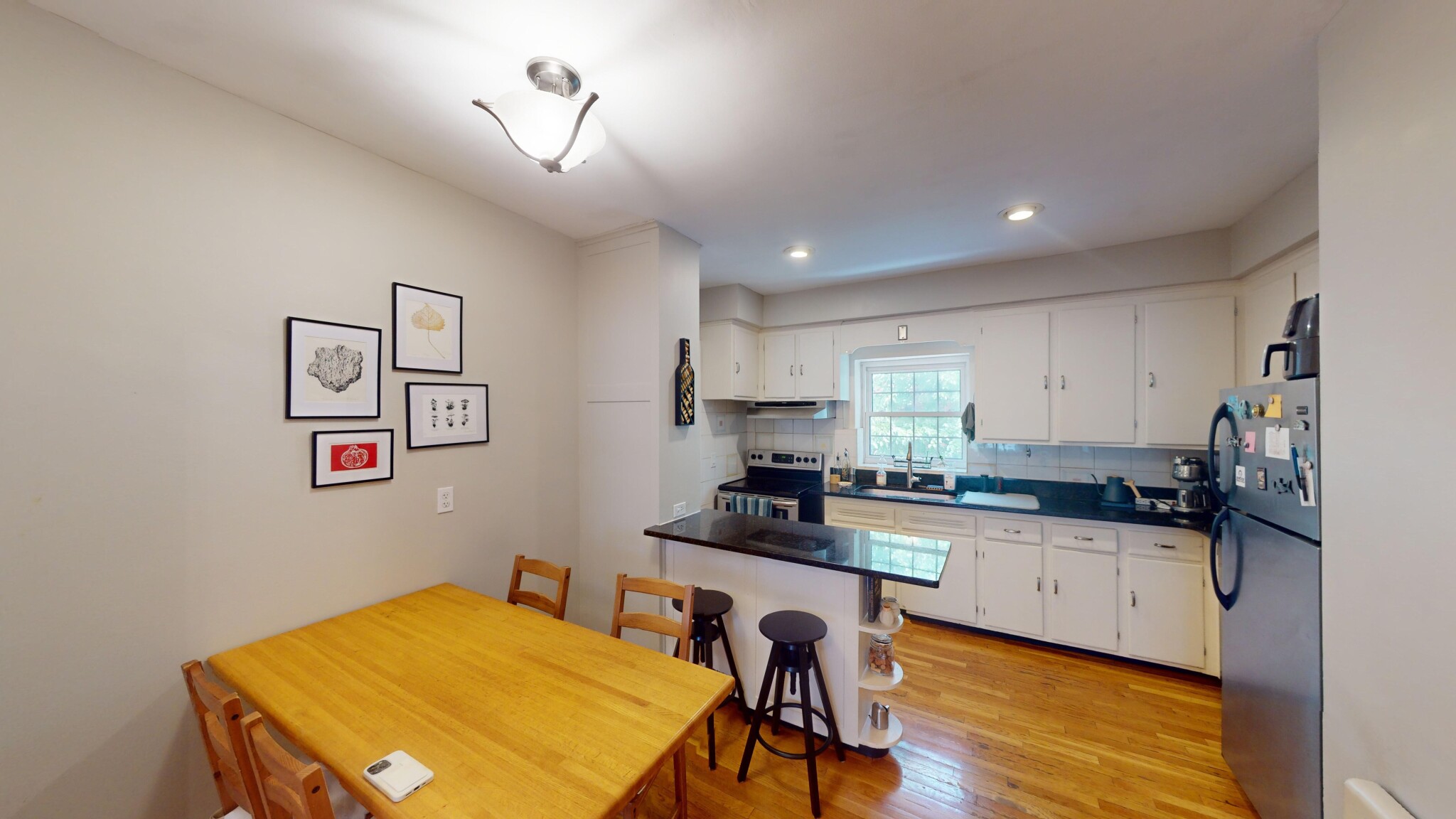 2 bed, 2 bath apartment for rent at 159 Saint Paul St Unit 7, Coolidge Corner — photo 4 of 17