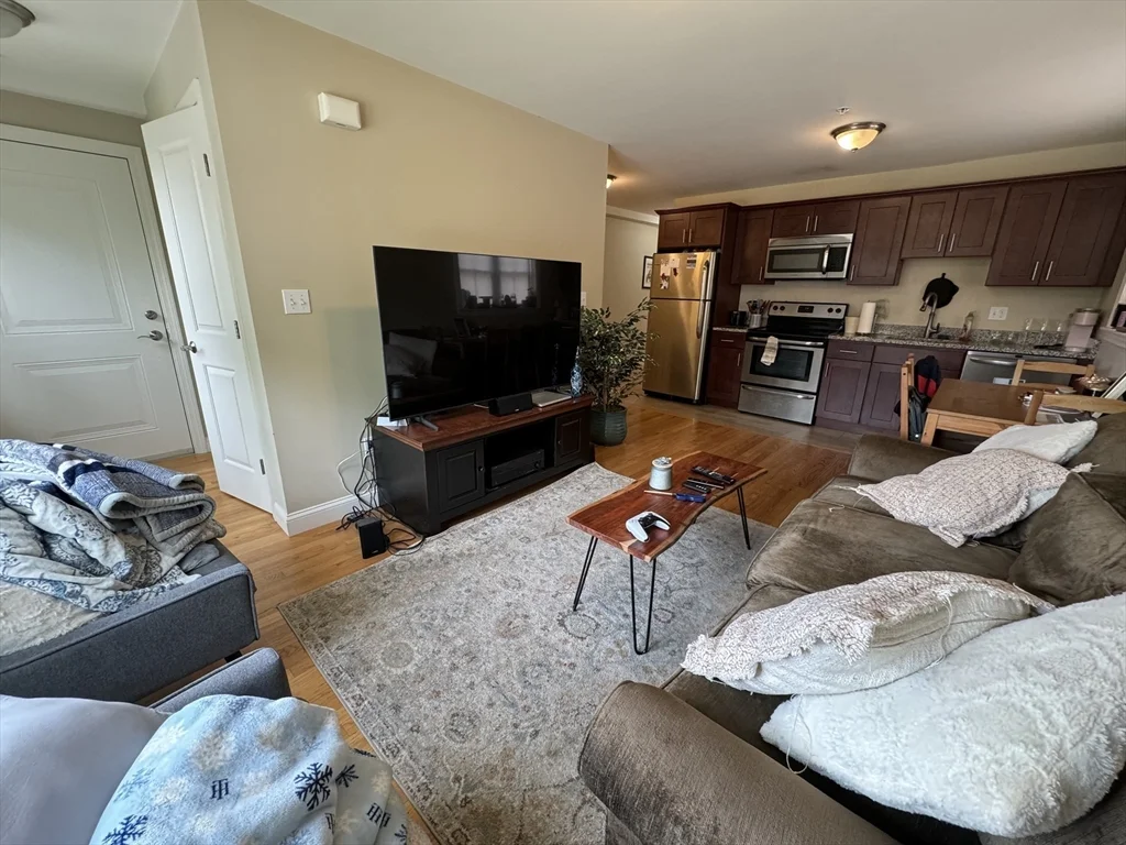 3 bed, 2 bath apartment for rent at 159 Summer St Unit 3, Waltham — photo 3 of 21