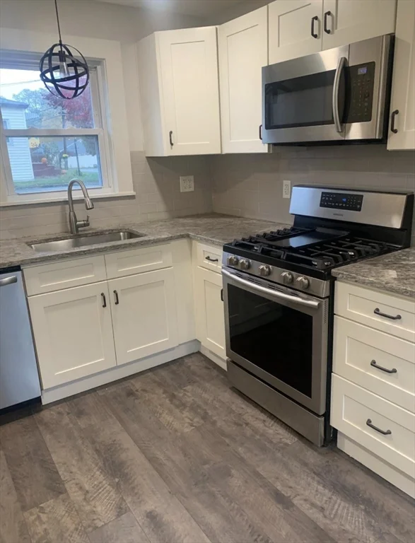 2 bed, 1 bath apartment for rent at 159 Tremont St, Taunton — photo 2 of 12