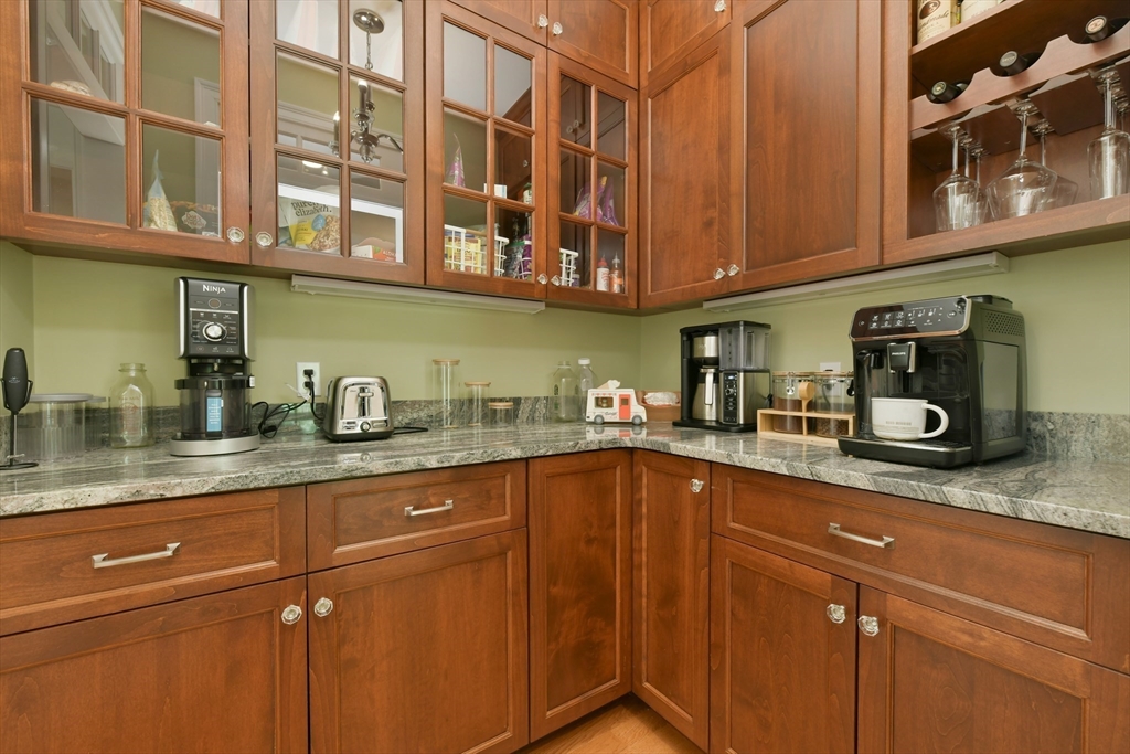 5 bed, 4+ bath apartment for rent at 159 Walpole St, Dover — photo 12 of 40