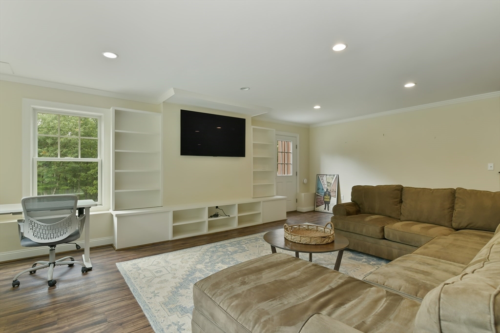 5 bed, 4+ bath apartment for rent at 159 Walpole St, Dover — photo 32 of 40
