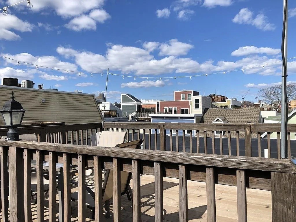 3 bed, 2.5 bath apartment for rent at 159 W 6th St Unit 1, South Boston — photo 30 of 36