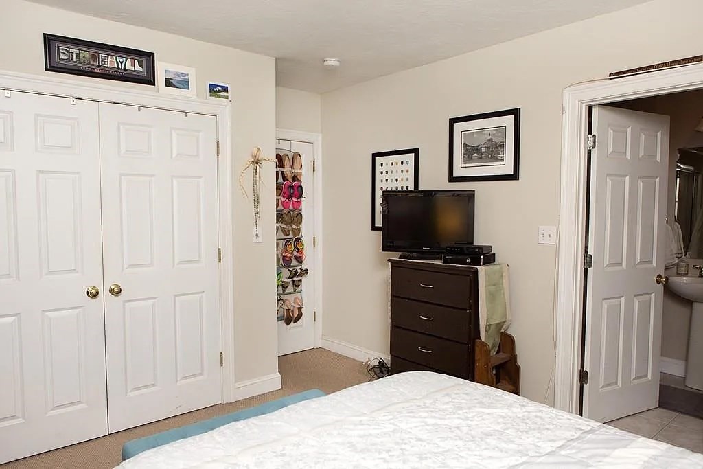 3 bed, 2.5 bath apartment for rent at 159 W 6th St Unit 1, South Boston — photo 23 of 36