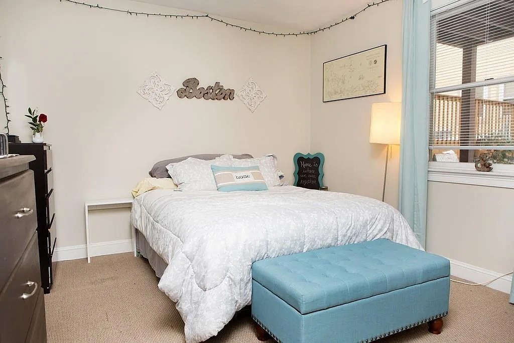 3 bed, 2.5 bath apartment for rent at 159 W 6th St Unit 1, South Boston — photo 24 of 36