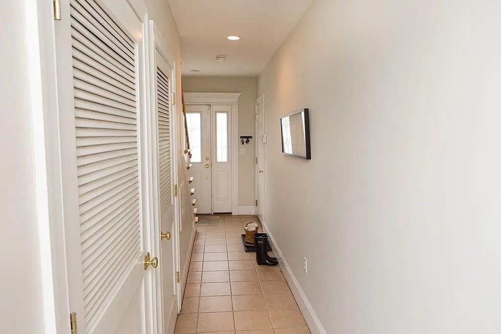 3 bed, 2.5 bath apartment for rent at 159 W 6th St Unit 1, South Boston — photo 11 of 36