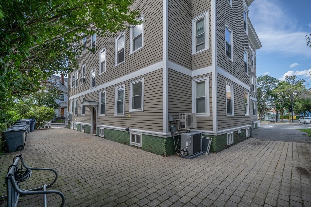 3 bed, 1 bath apartment for rent at 1590 Cambridge St Unit 4, Cambridge — photo 10 of 15