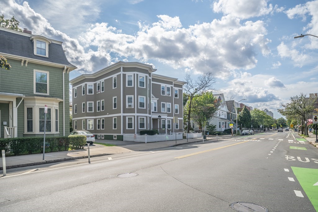 3 bed, 1 bath apartment for rent at 1590 Cambridge St Unit 4, Cambridge — photo 13 of 15