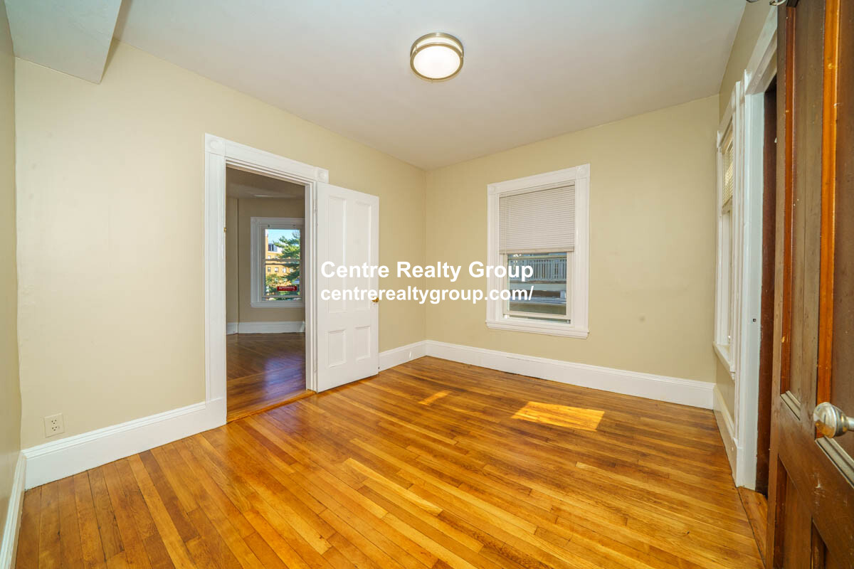 3 bed, 1 bath apartment for rent at 1590 Cambridge St Unit 5, Harvard Square — photo 7 of 14