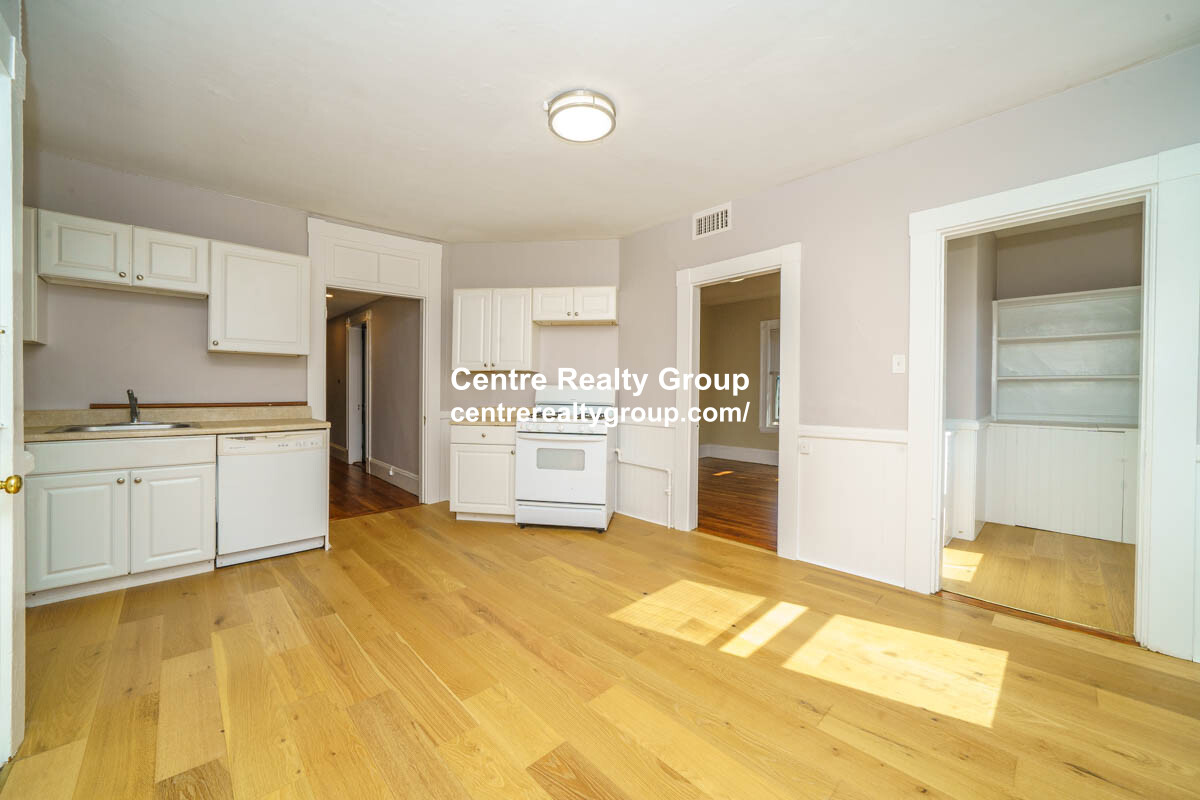 3 bed, 1 bath apartment for rent at 1590 Cambridge St Unit 5, Harvard Square — photo 11 of 14