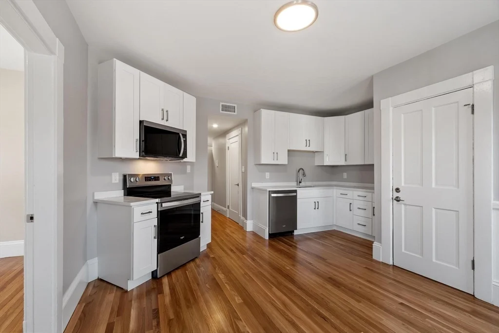 3 bed, 1 bath apartment for rent at 1590 Cambridge St Unit 6, Mid-Cambridge — photo 4 of 31