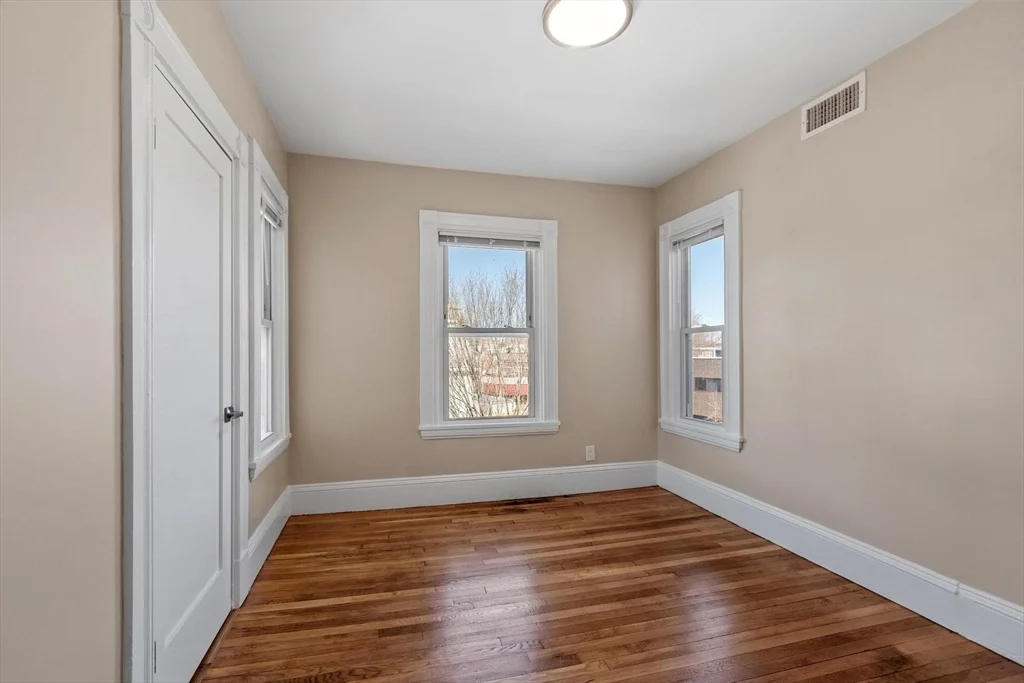 3 bed, 1 bath apartment for rent at 1590 Cambridge St Unit 6, Mid-Cambridge — photo 9 of 31