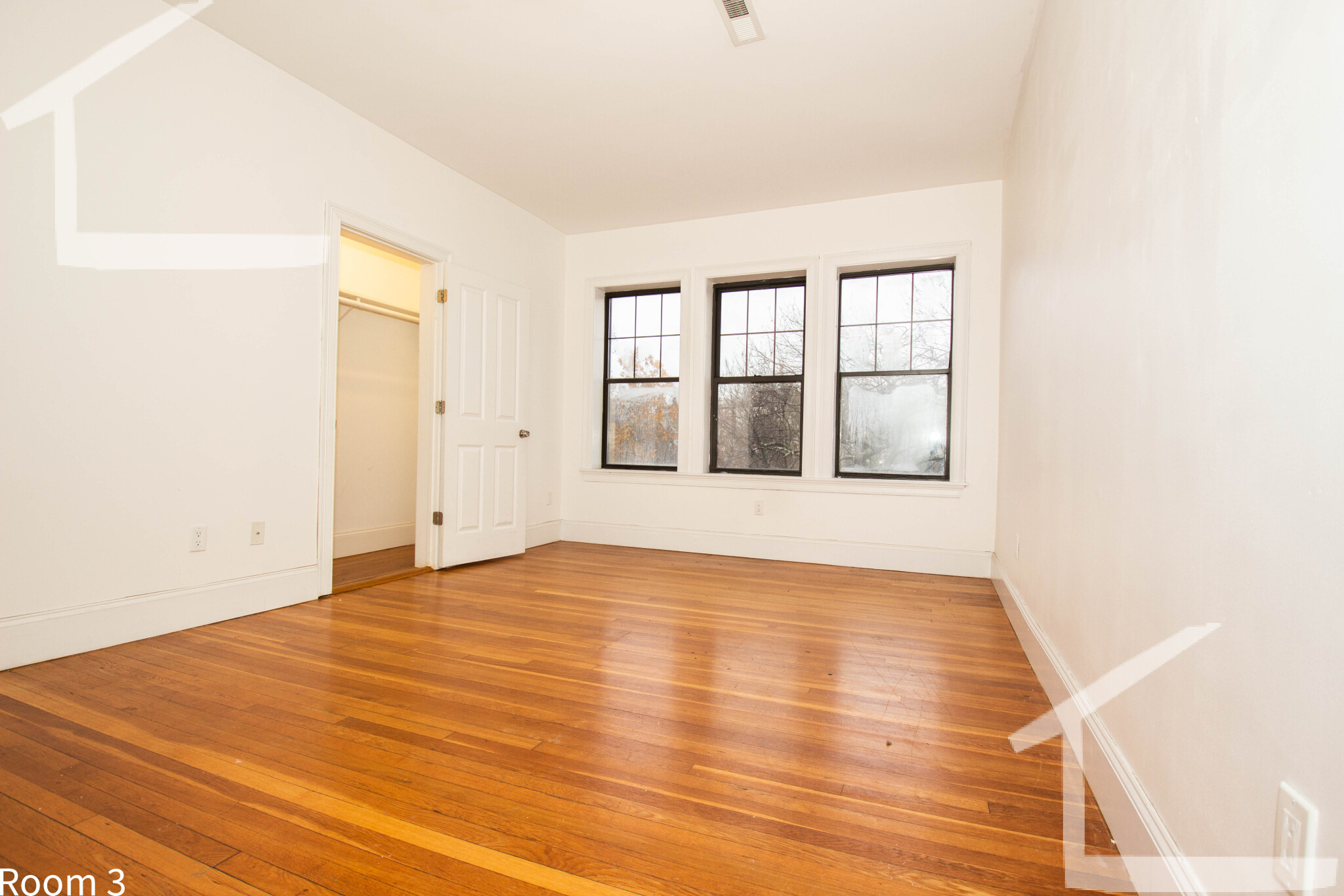 4 bed, 2 bath apartment for rent at 1592 Beacon St Unit 3, Corey Hill — photo 8 of 17