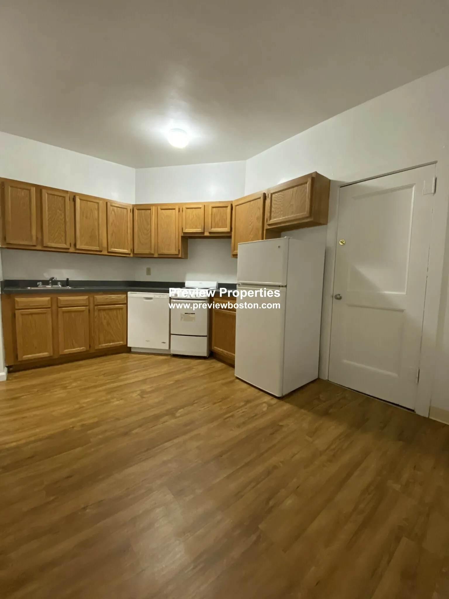 2 bed, 1 bath apartment for rent at 1595 Beacon St Unit 11, Brookline — photo 7 of 12