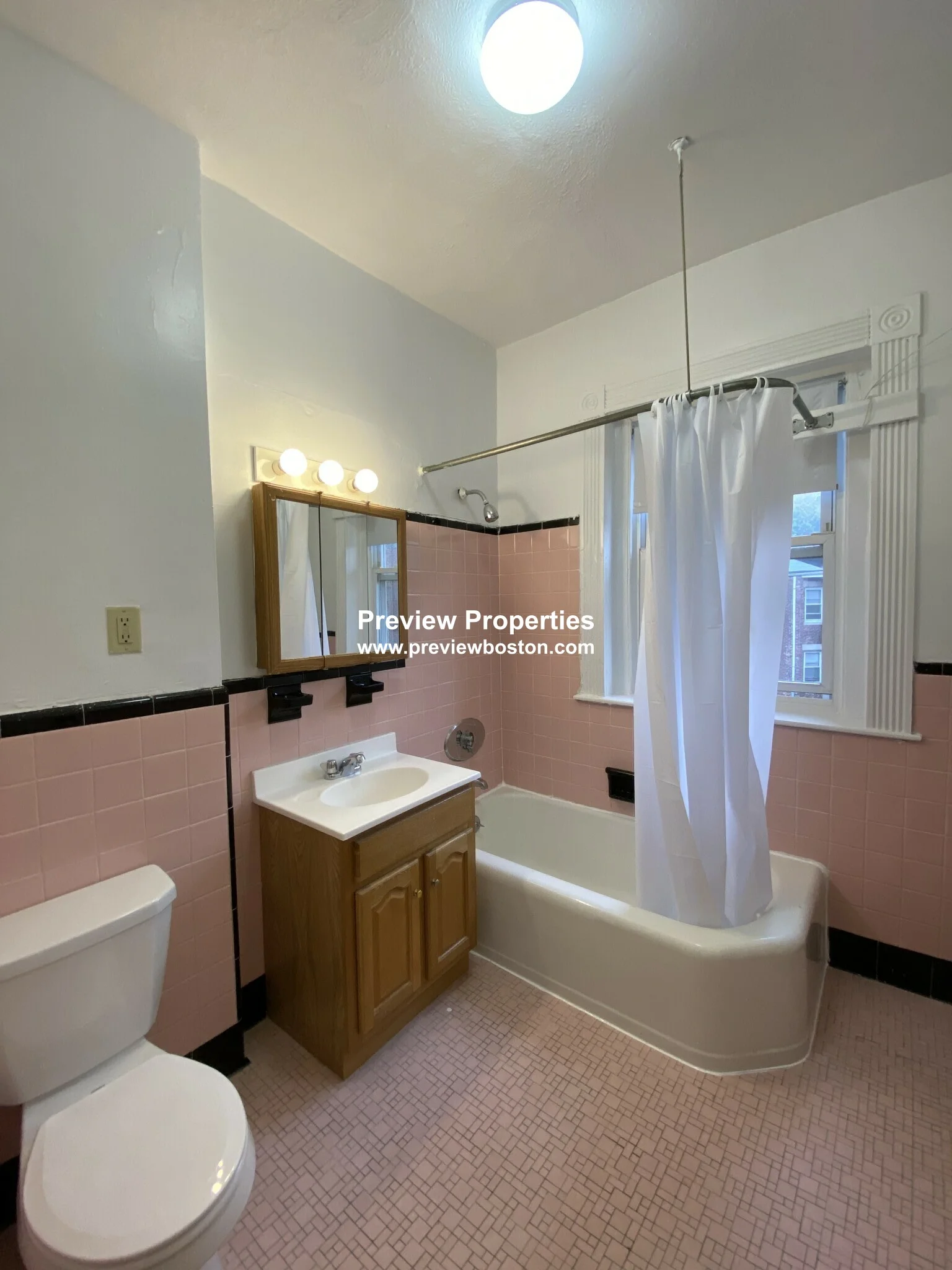 2 bed, 1 bath apartment for rent at 1595 Beacon St Unit 11, Brookline — photo 11 of 12