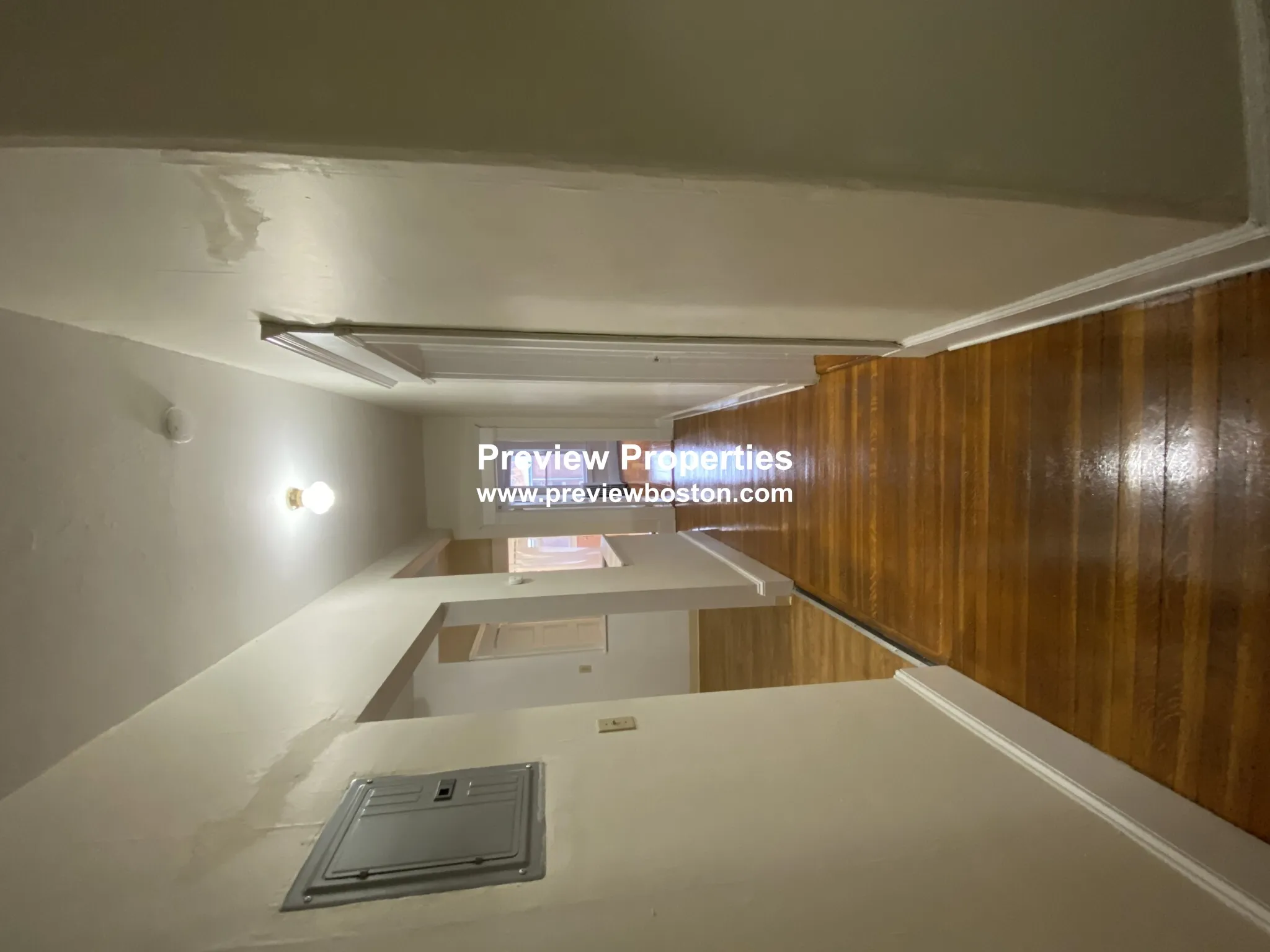 2 bed, 1 bath apartment for rent at 1595 Beacon St Unit 11, Brookline