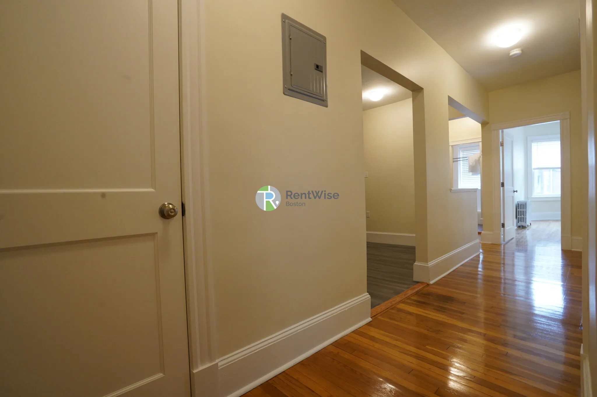 2 bed, 1 bath apartment for rent at 1595 Beacon St Unit 3, Brookline — photo 1 of 19