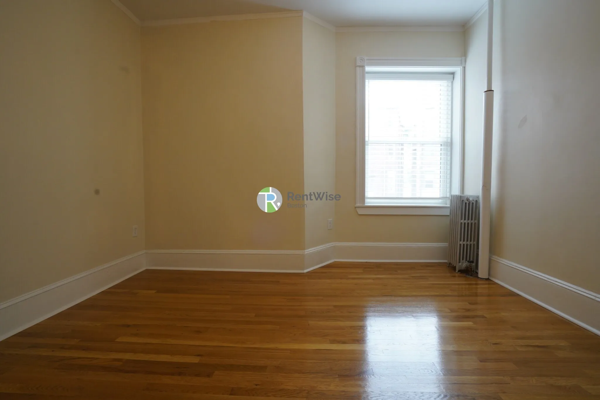 2 bed, 1 bath apartment for rent at 1595 Beacon St Unit 3, Brookline — photo 10 of 19
