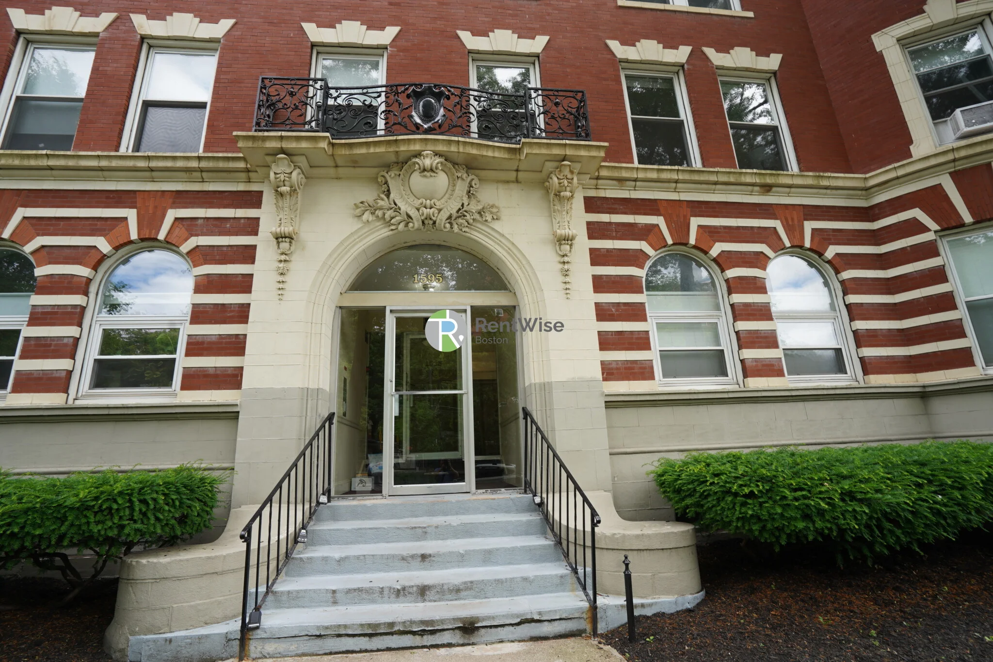 2 bed, 1 bath apartment for rent at 1595 Beacon St Unit 3, Brookline — photo 19 of 19