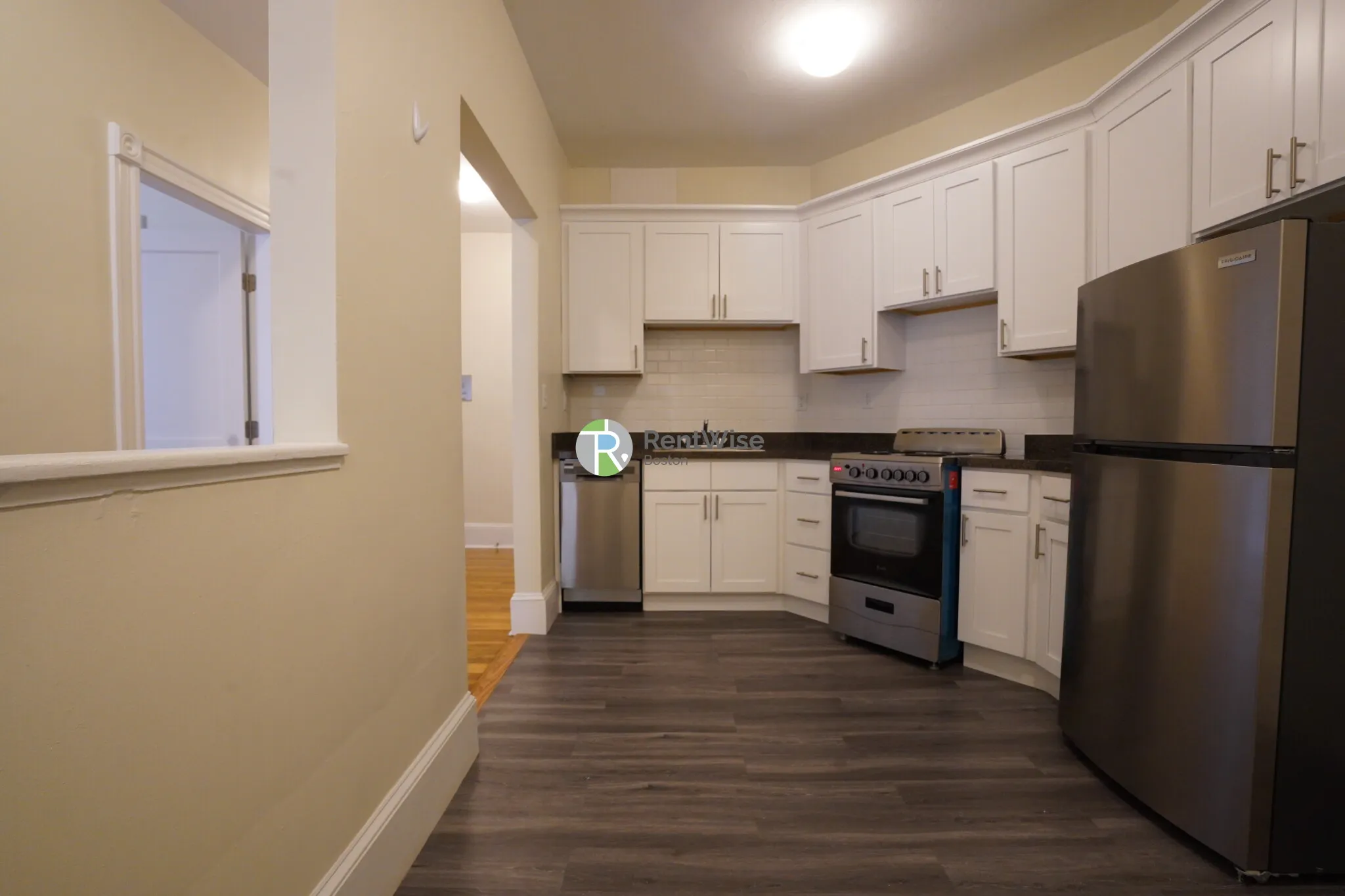 2 bed, 1 bath apartment for rent at 1595 Beacon St Unit 3, Brookline — photo 5 of 19
