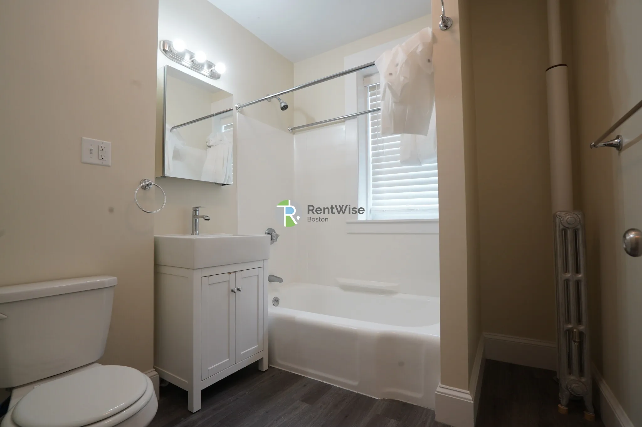 2 bed, 1 bath apartment for rent at 1595 Beacon St Unit 3, Brookline — photo 13 of 19