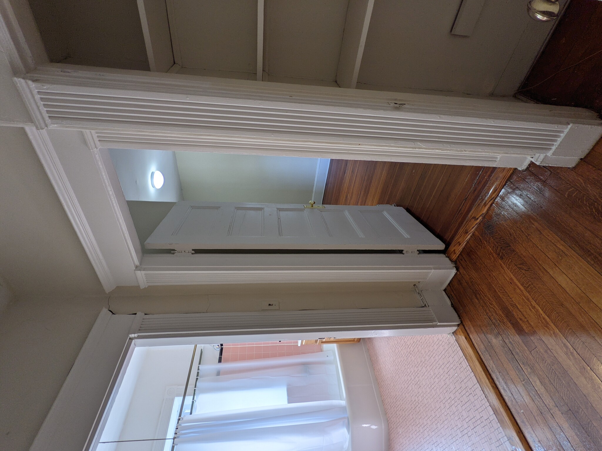 2 split bed, 1 bath apartment for rent at 1595 Beacon St Unit 4M, Brookline — photo 12 of 20