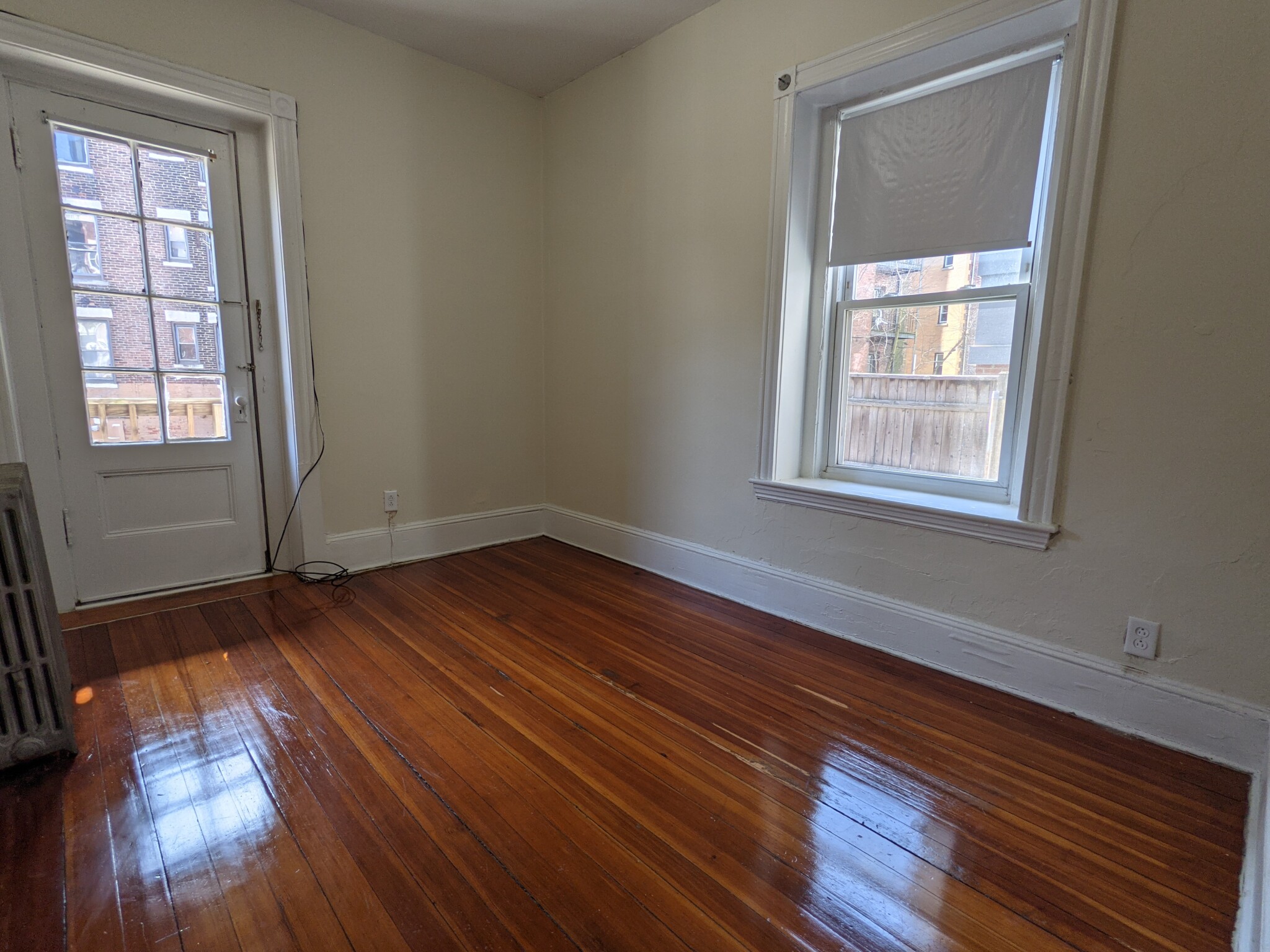 2 split bed, 1 bath apartment for rent at 1595 Beacon St Unit 4M, Brookline — photo 5 of 20