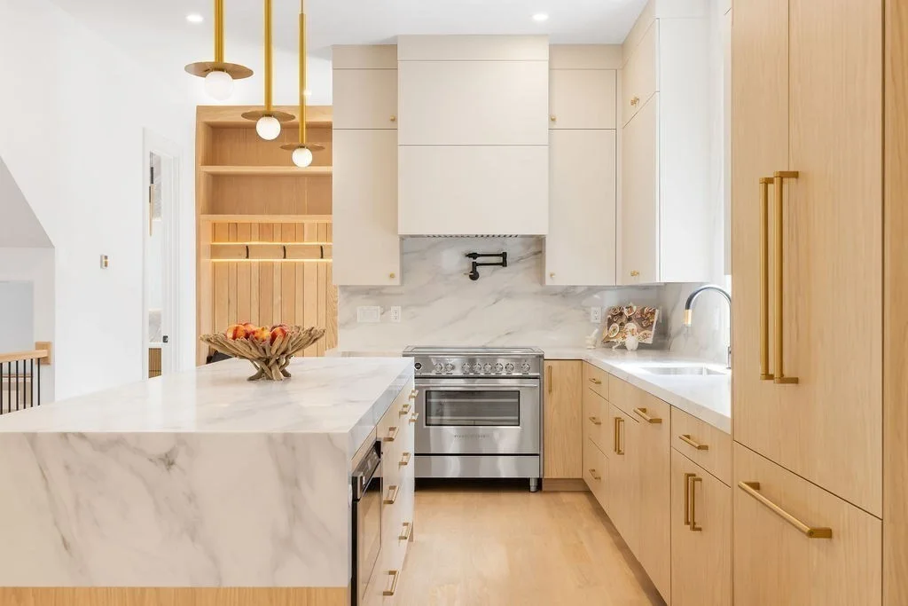 4 bed, 4+ bath apartment for rent at 1597 Centre St Unit 2, Newton Highlands — photo 2 of 16