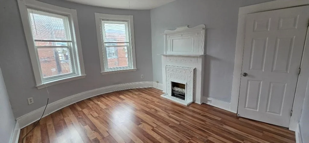 4 bed, 1 bath apartment for rent at 15A Linden St Unit 2, Allston — photo 7 of 12