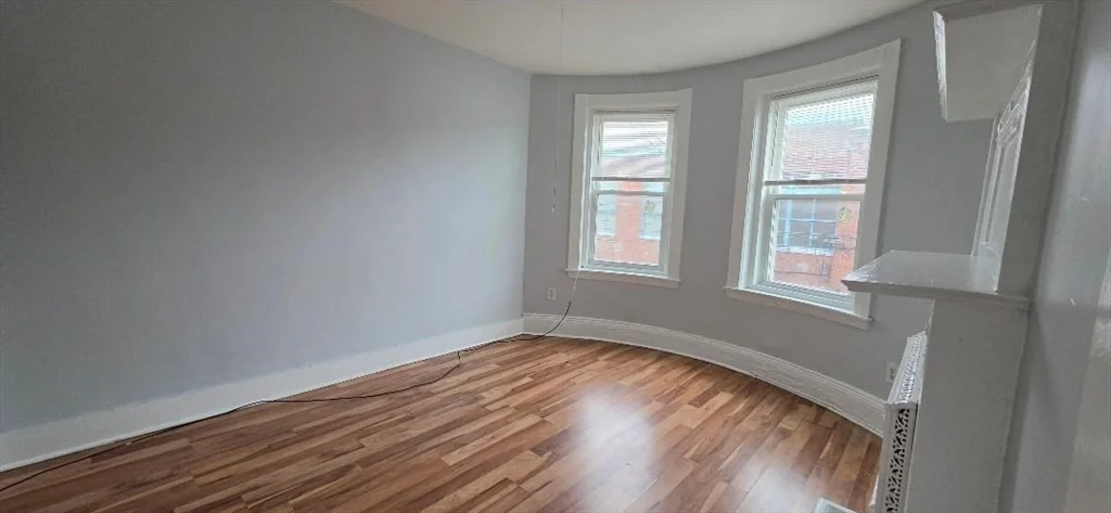 4 bed, 1 bath apartment for rent at 15A Linden St Unit 2, Allston — photo 6 of 12
