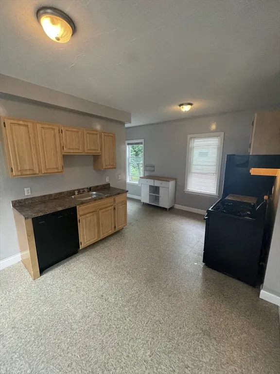 4 bed, 2 bath apartment for rent at 16-18 Brackett St Unit 2, Brighton — photo 5 of 24
