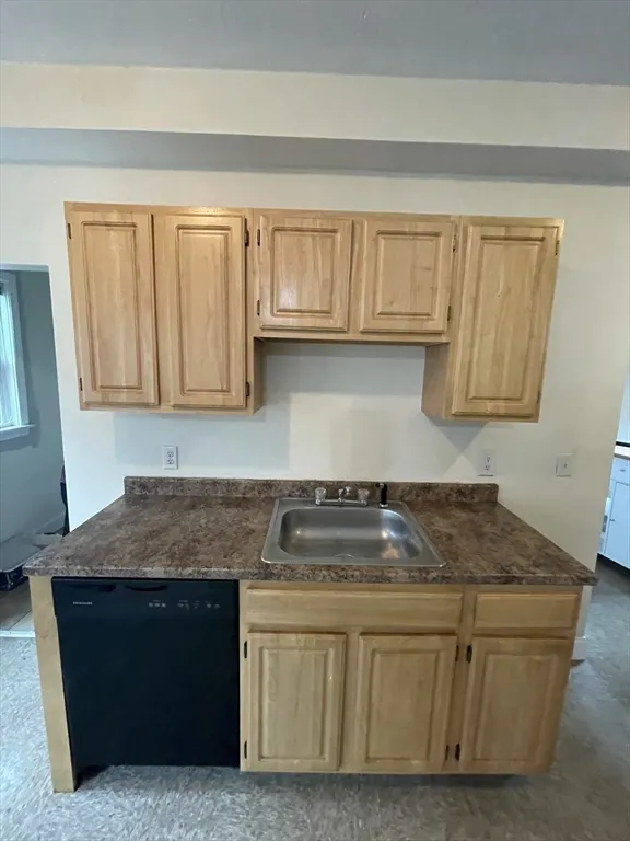 4 bed, 2 bath apartment for rent at 16-18 Brackett St Unit 2, Brighton — photo 4 of 24