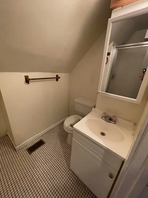 4 bed, 2 bath apartment for rent at 16-18 Brackett St Unit 2, Brighton — photo 19 of 24