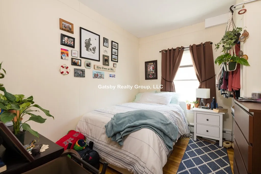4 bed, 1.5 bath apartment for rent at 16-18 Bristol St Unit 1, Wellington-Harrington — photo 6 of 12